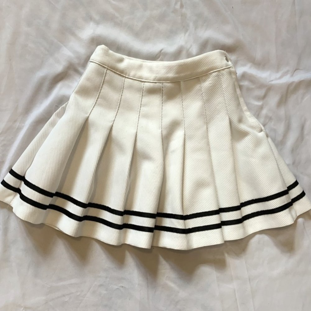 Divided Pleated Mini Skirt Size 2
